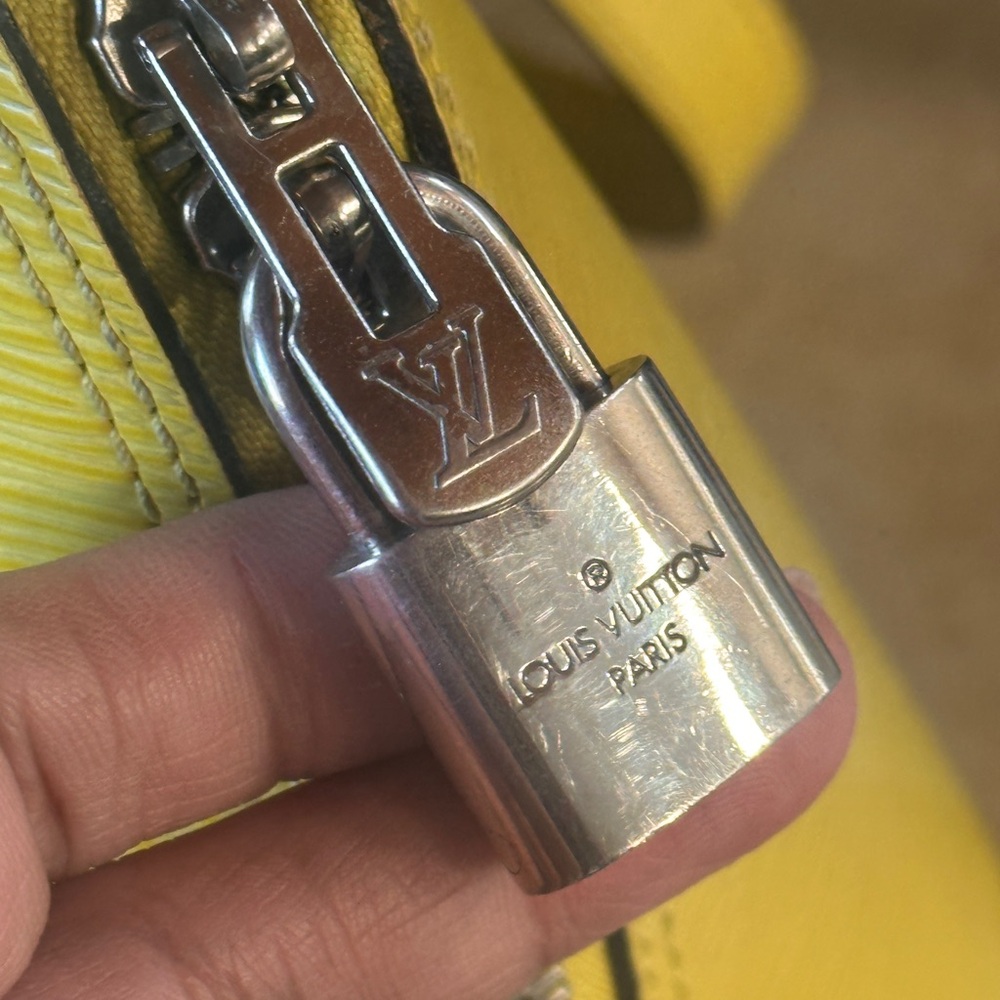 Authentic Louis Vuitton Epi Alma Pm Bag - Picture 6 of 16